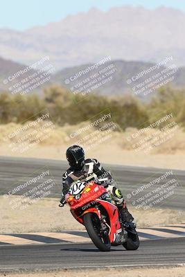 media/Dec-07-2025-CVMA (Sun) [[3e7d2de5dc]]/Race 9-Formula UL Shootout/